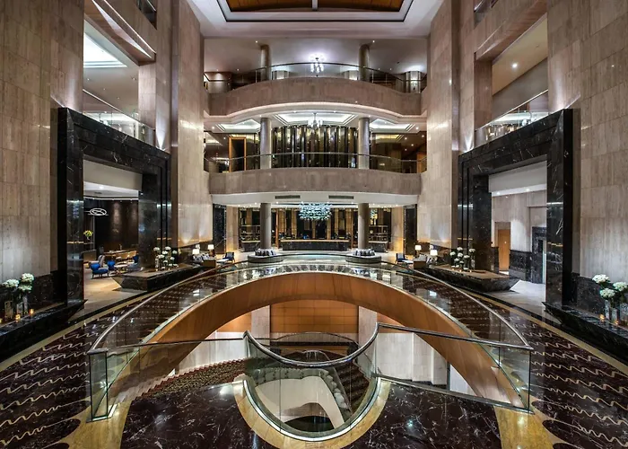 The Ritz-Carlton Jakarta, Mega Kuningan